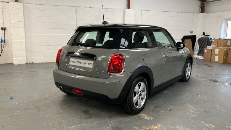 MINI Hatchback 1.5 Cooper Classic II 3dr Petrol Hatchback